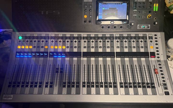 A digital mixing console